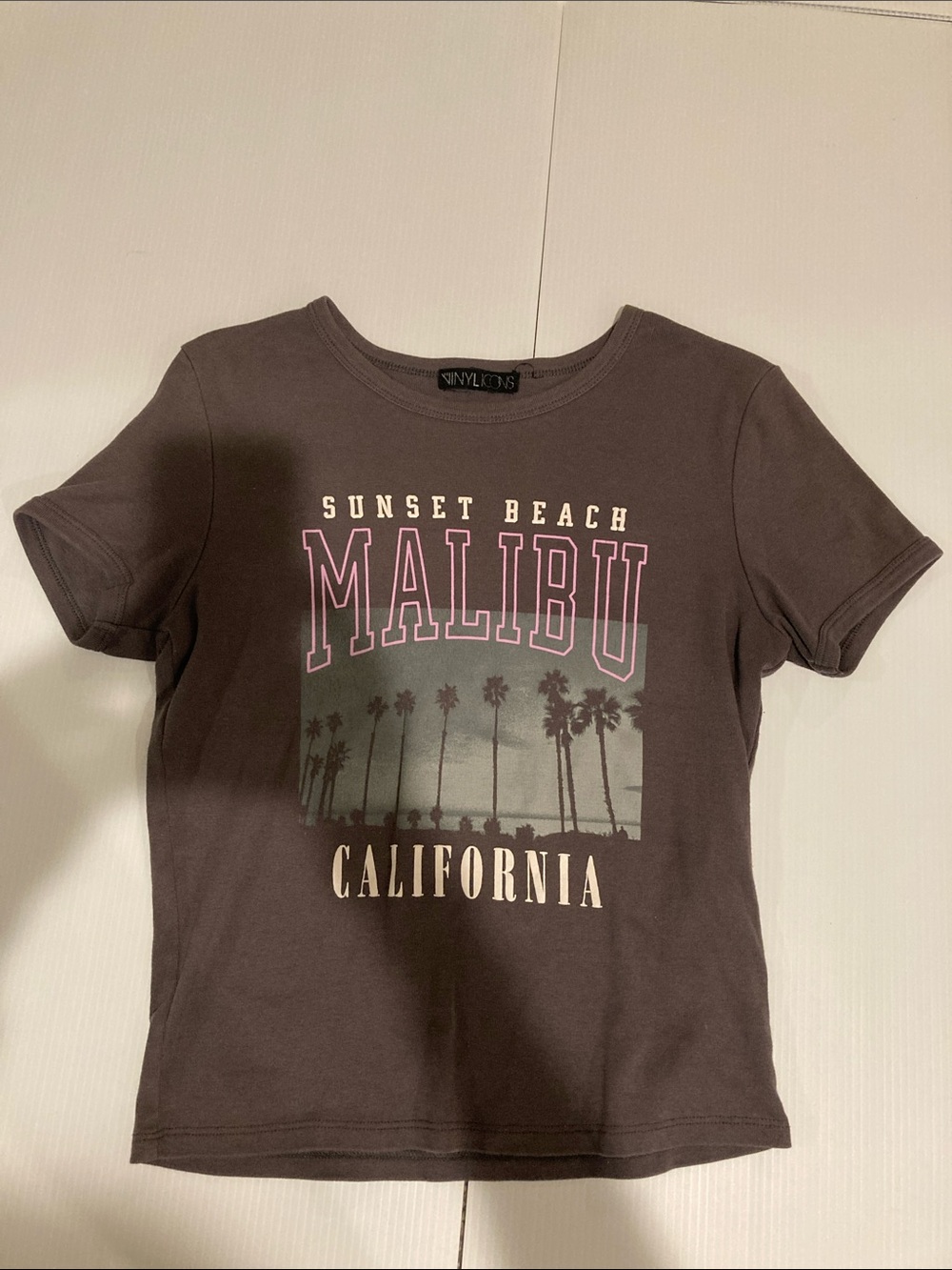 The vinyl icons gray sunset beach Malibu California t shirt size L